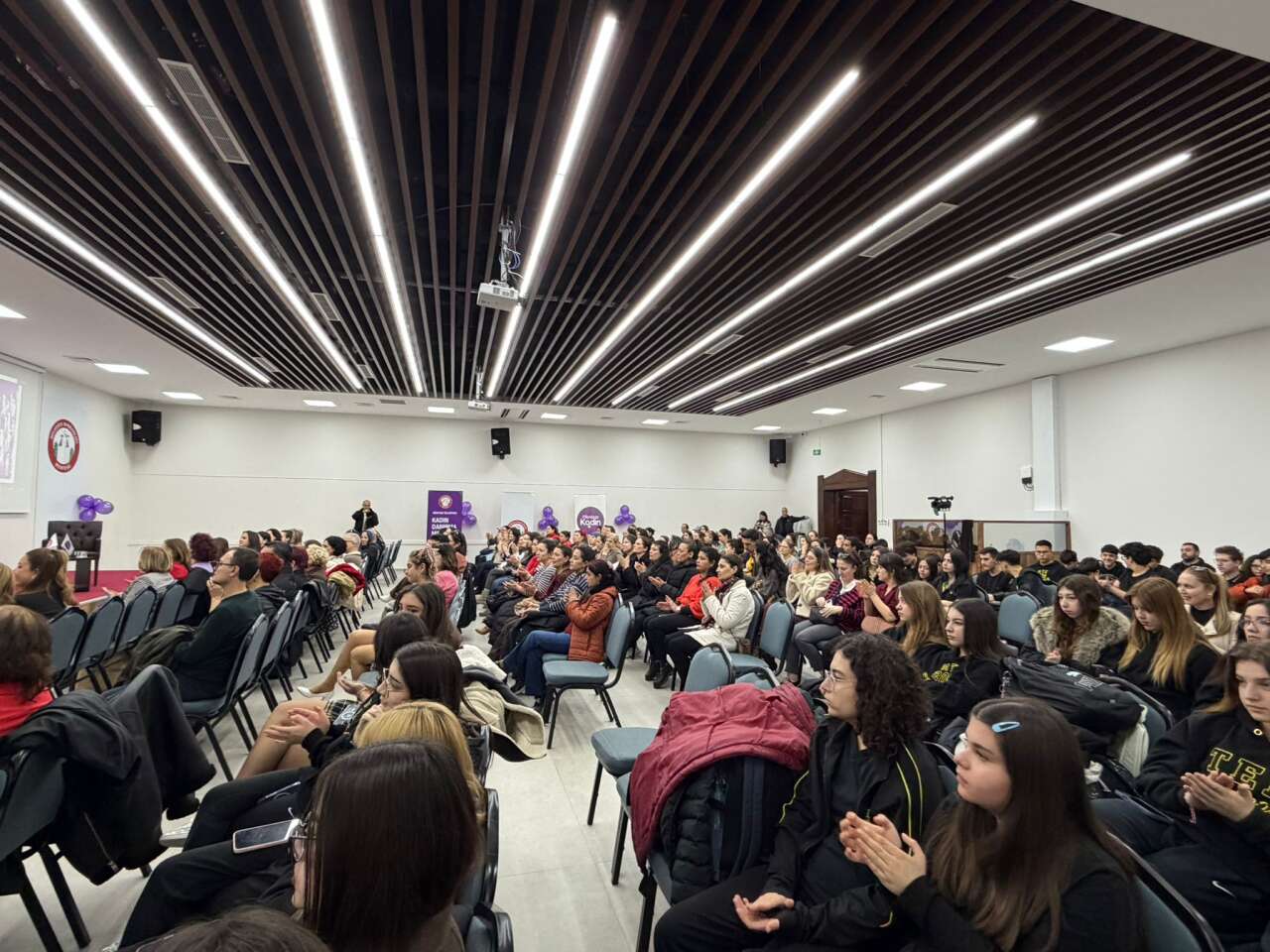 Menteşe’de “Sen de Yapabilirsin” Söyleşisi: Farklı Mesleklerden Kadınlar Başarı Hikâyelerini Anlattı 2